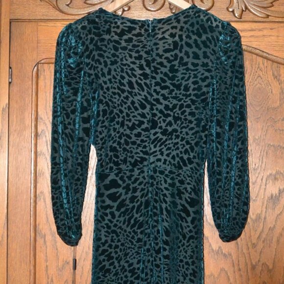 NWT Calvin Klein Green Velvet Midi Dress Size 4 - Picture 10 of 10